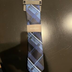 Van Heusen blue tie